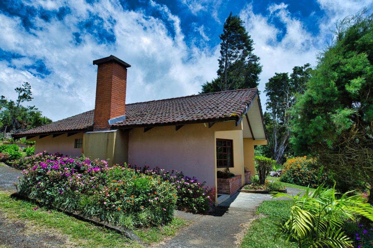 Hotel Villa Zurqui San Isidro  Exteriör bild