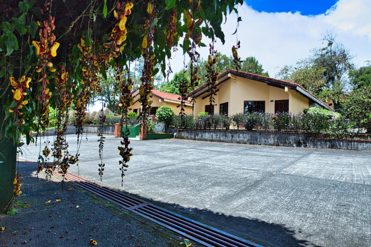 Hotel Villa Zurqui San Isidro  Exteriör bild