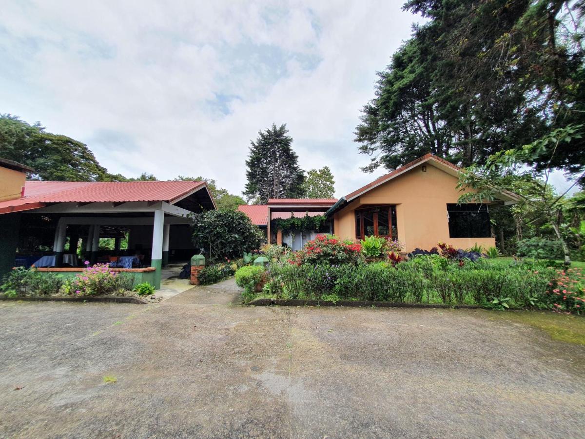 Hotel Villa Zurqui San Isidro  Exteriör bild