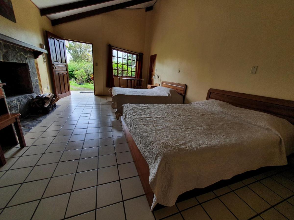 Hotel Villa Zurqui San Isidro  Exteriör bild