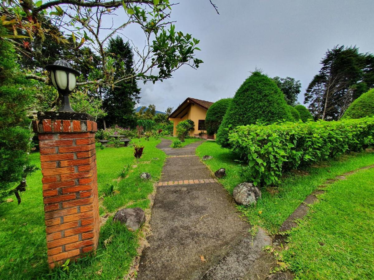 Hotel Villa Zurqui San Isidro  Exteriör bild
